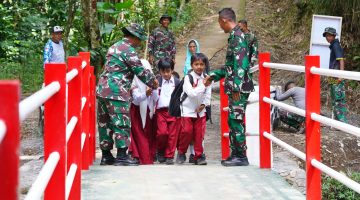 Menjelang Penutupan TMMD Ke 127, Dan SSK Satgas Lakukan Pengecekan Jembatan Merah Putih Rampung 100 Persen