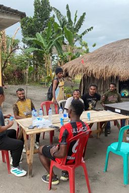 PERKUAT PERSAUDARAAN DALAM KEBHINEKAAN, KAPOLRES OGAN ILIR OLAHRAGA DAN DIALOG BERSAMA MAHASISWA PAPUA DI UNSRI