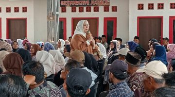 Sosialisasi Bangga Kencana di Karyamulya, dr. Hj. Cellica Nurrachadiana Dorong Penguatan Ketahanan Keluarga