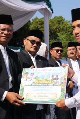 Hari Santri Nasional 2026, Pemkab Garut Salurkan Hibah untuk 9 Pesantren